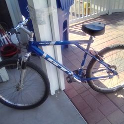 GT Outpost Mountain Bike 