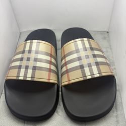 MENS BURBERRY SLIDE SIZE 9/42