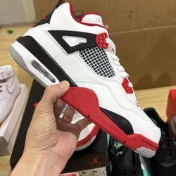 Jordan 4 Fire Red