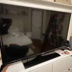 32 Inch TV