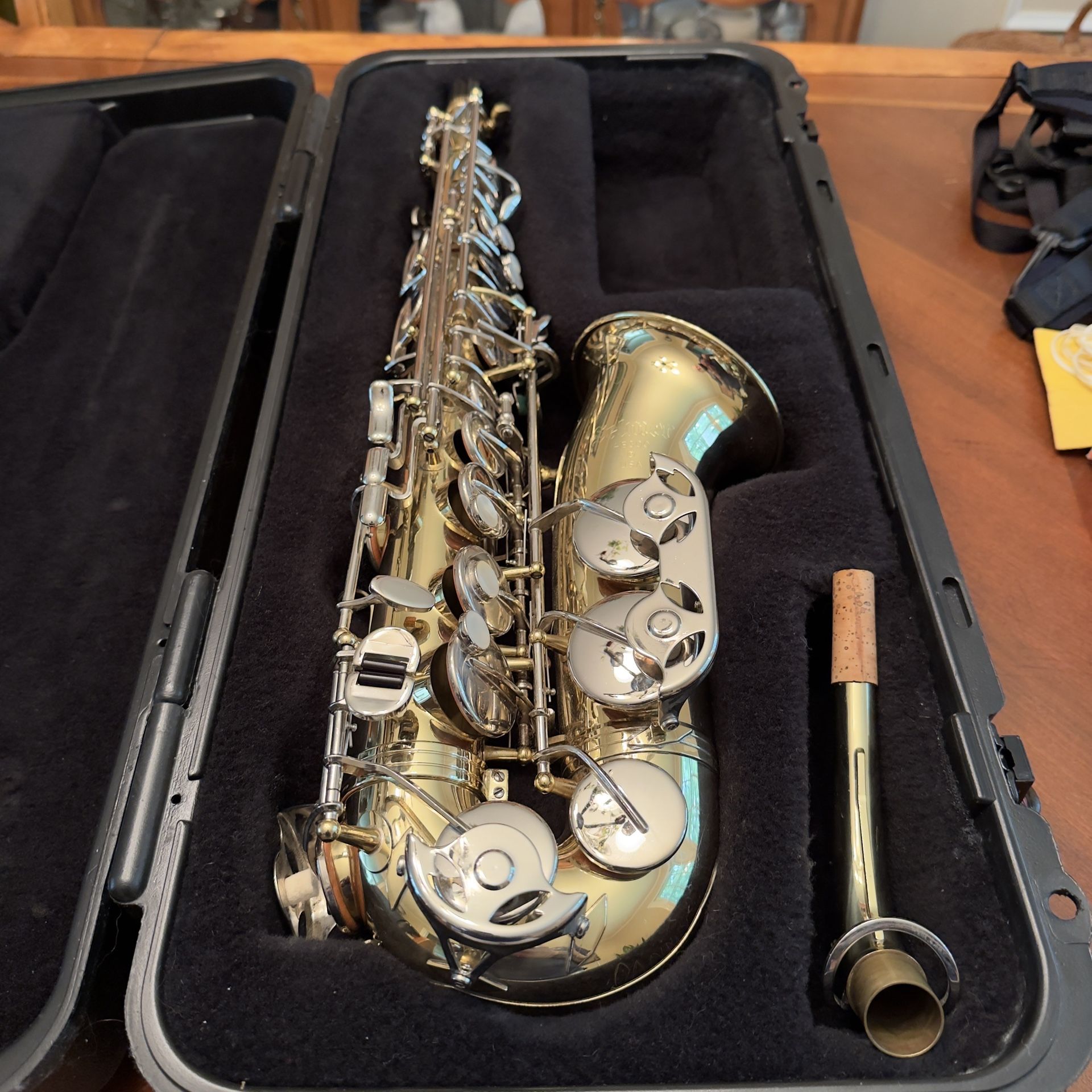 Selmer AS300 Alto Saxophone w/ Hard Case, Hercules Stand, Chromatic Tuner