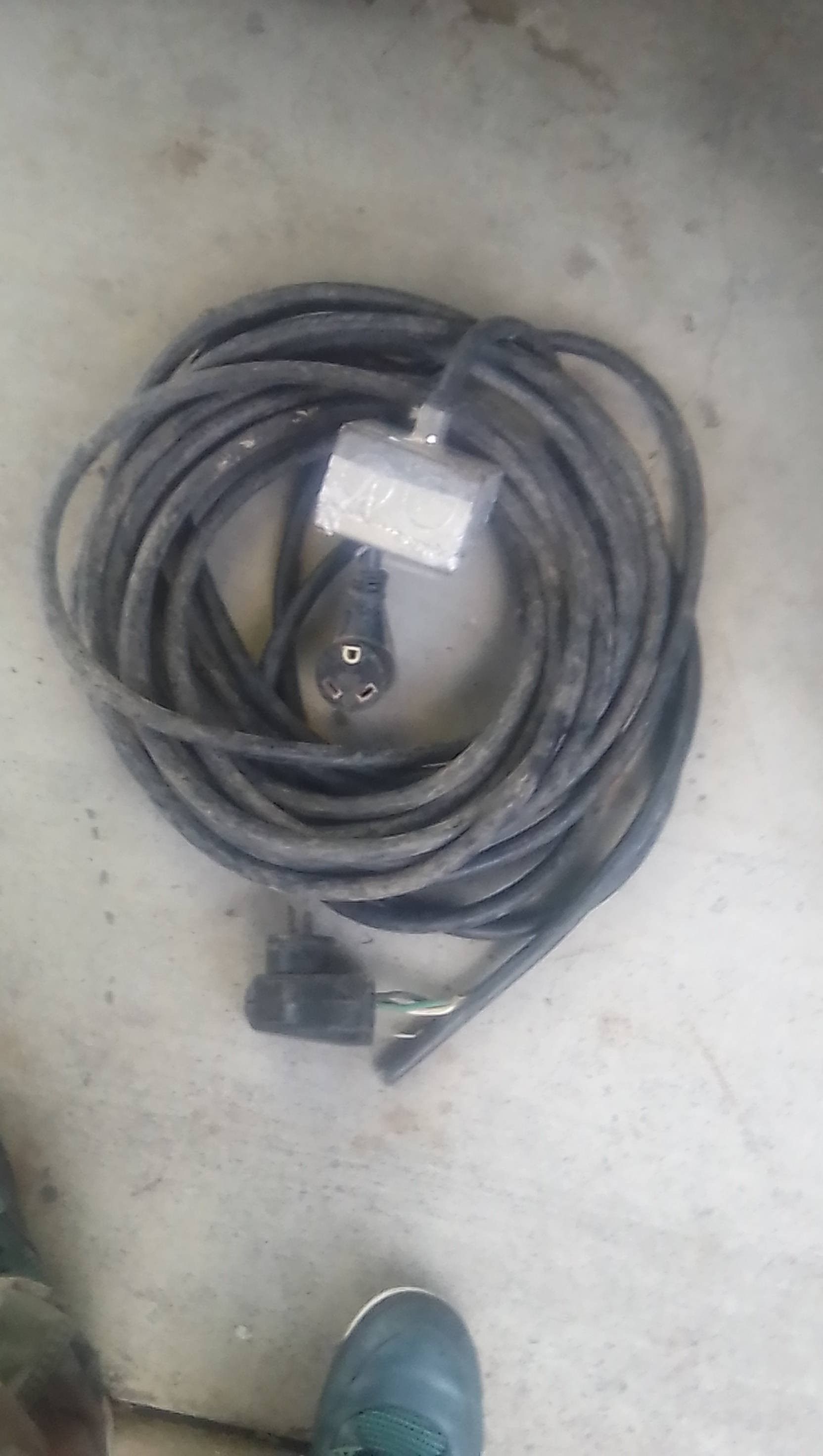 30 amp 75ft cord with 120 plugs