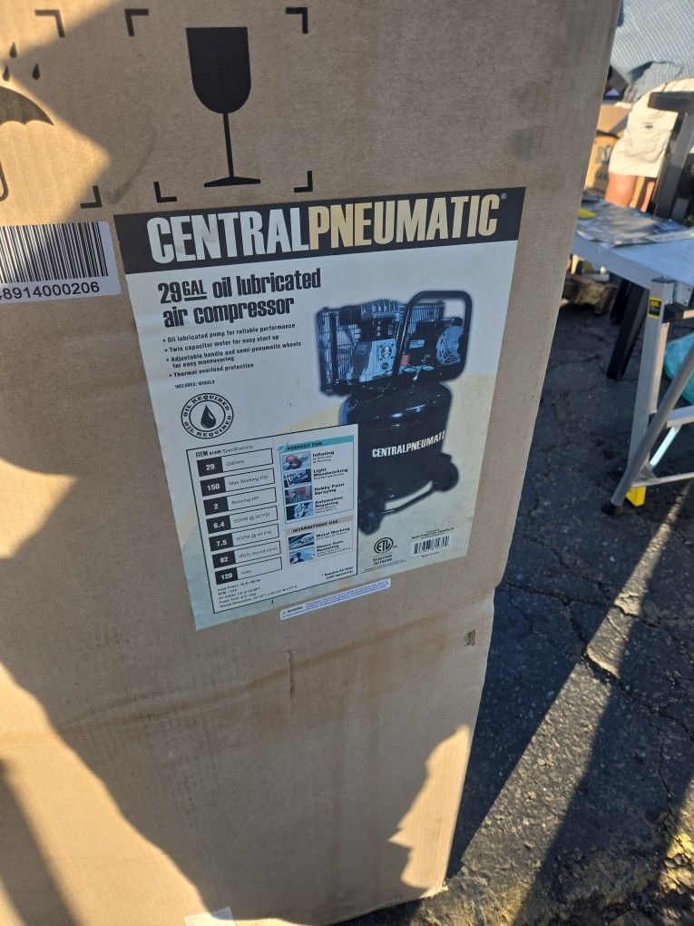 Central Pneumatic Air Compressor 29 Oil Lubricated Air Compressor