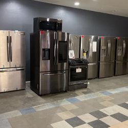 3 Piece Refrigerator Microwave Stove Bundle Deal‼️‼️