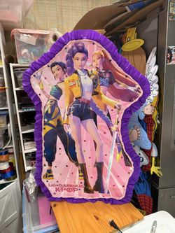 Piñatas K-Pop, Rumí, Spongebob, Spider-man Capybara