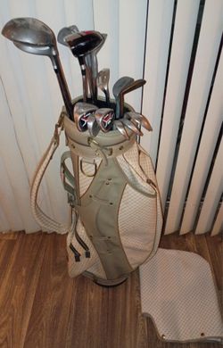 Full Set of 13  RH Men Clubs with Bag and Extras