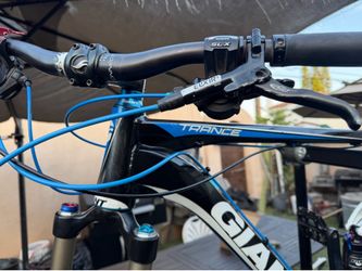 2011 giant trance mountain bike