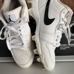 Jordan’s Sports  Youth Cleats  Size 6  Gently Used Great Condition
