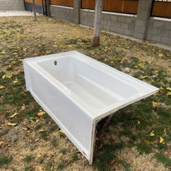 JACUZZI Bathtub