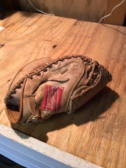 Left Handed Catchers Mitt Real Good Shape