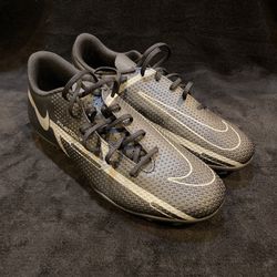Kids Soccer Cleats. Black NIKE Phantom GT2 Club FG Soccer Cleats