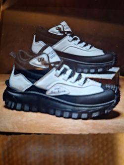 New men women  👞 shoes under 15 dollars sises between 8 and 9 and  half