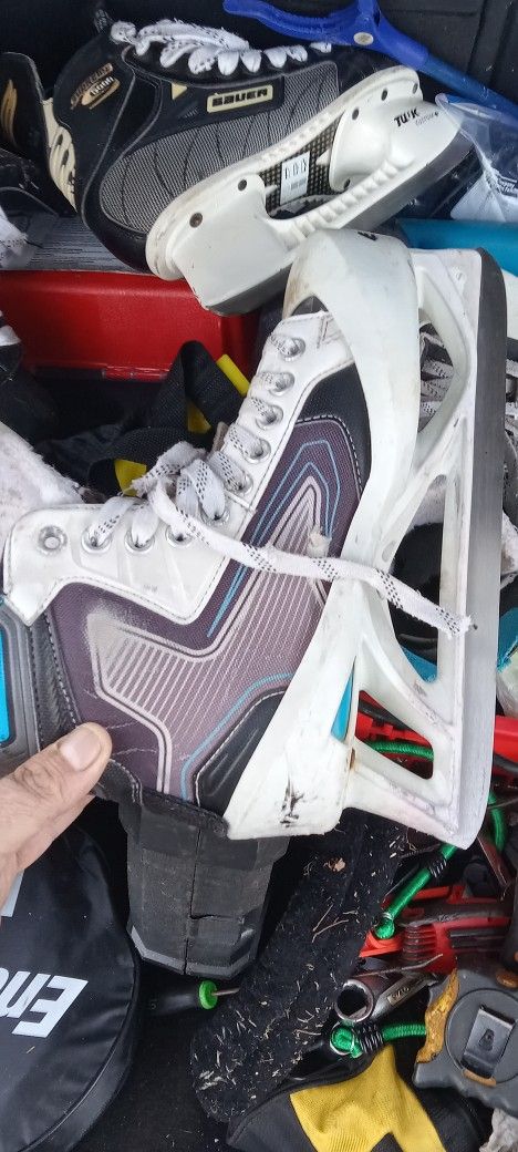 Size 7.5 Original Factory Super Clean Bauer Goalie Skates Deal