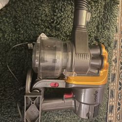 Dyson vac