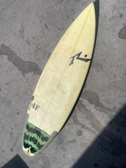 Rusty surfboard 5’9” F4