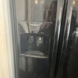 Frigidaire Refrigerator 
