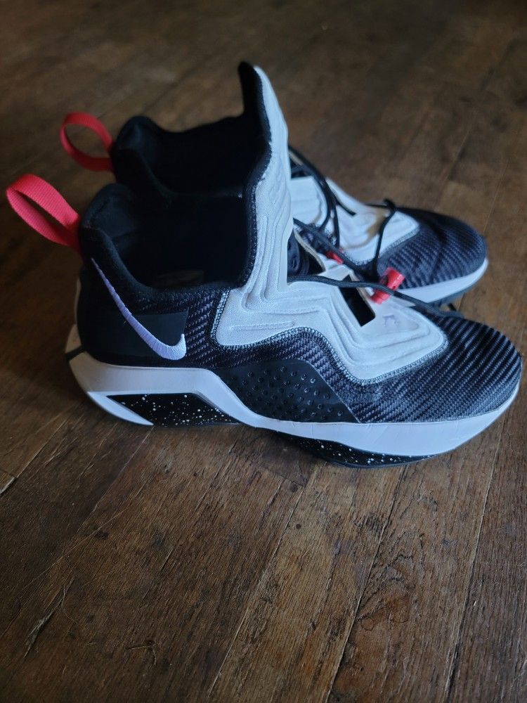 Nike LeBron James Soldier XIV Black B-Ball Sneakers Size 12