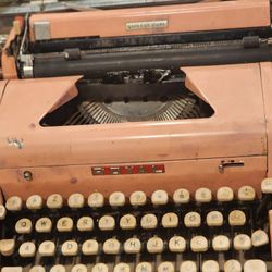 Royal Typewriter 1950s Pink With Case