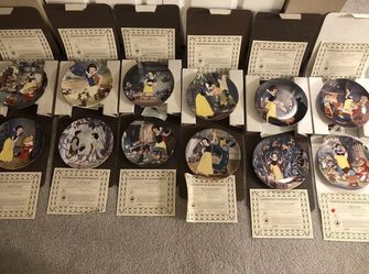 Disney’s Snow White 12 Plate Collector Set - Bradford Exchange/Knowles