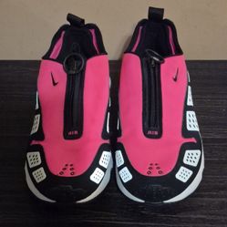 Nike Air Max Sunder " Hyoer Pink" - Wm(Sz 8.5)