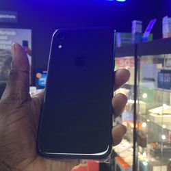 iPhone XR Simple Mobile Only Like New