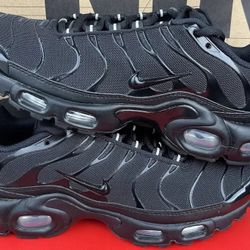 Men’s Nike Air Max Plus …..