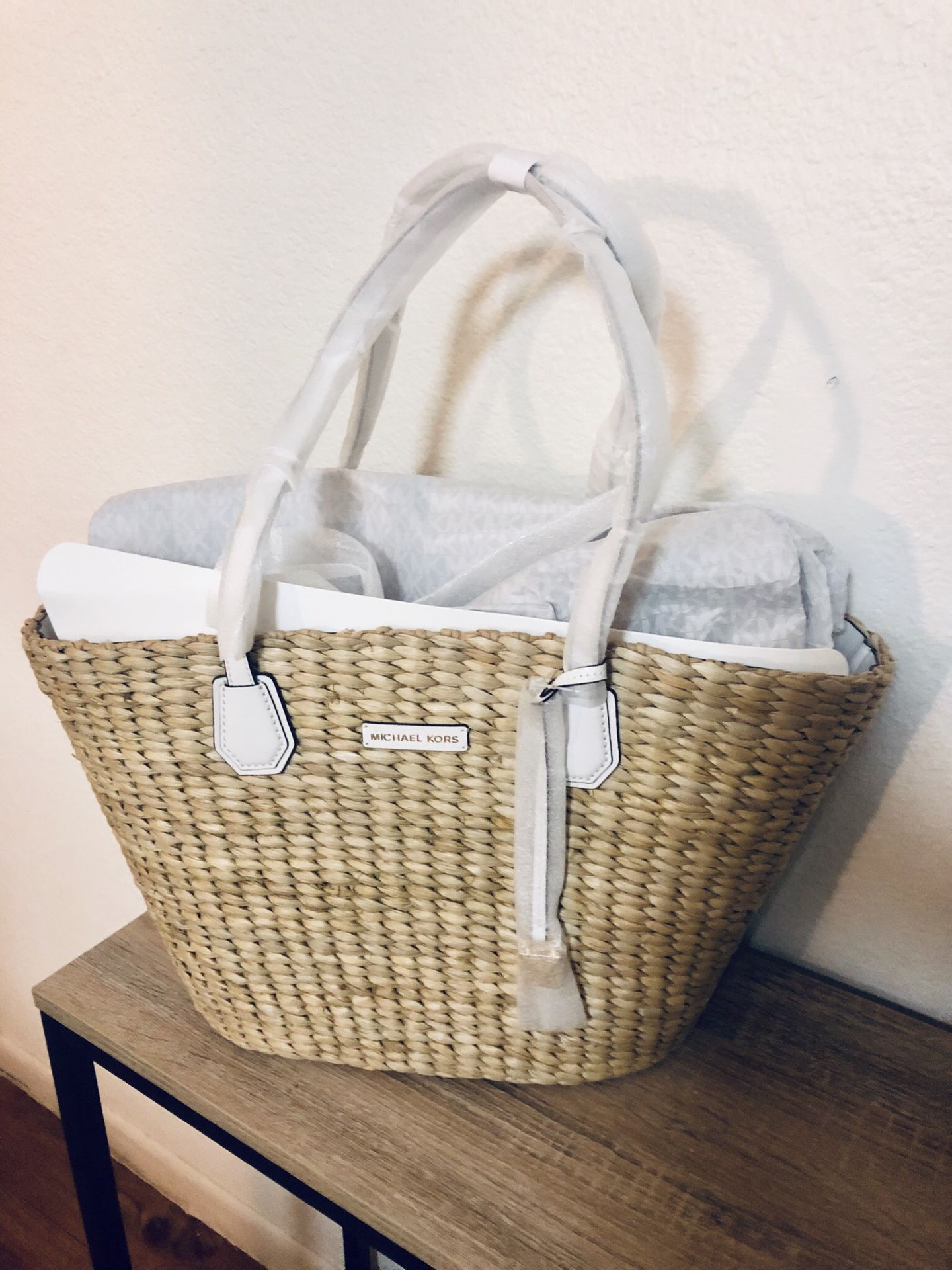 BRAND NEW MICHAEL KORS Malibu Woven Straw Tote for Sale in Scottsdale AZ OfferUp