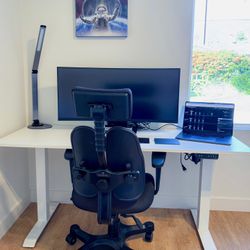 Like-New Sit-Stand Desk + Chair – Excellent Condition 