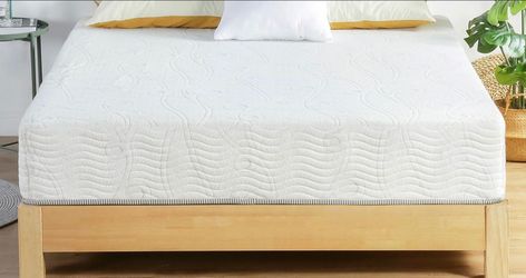Like New Queen Size Mattress