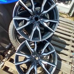 9.5 Wide 21 Inch Rim.... Only Three Available M Style