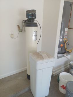 Water softener system. Newer