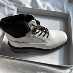 Kendal And Kylie Boots 