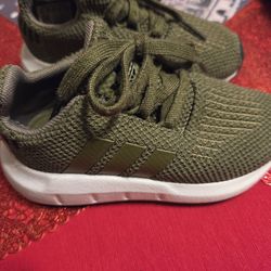 Adidas size 8 almost new 15 dollars