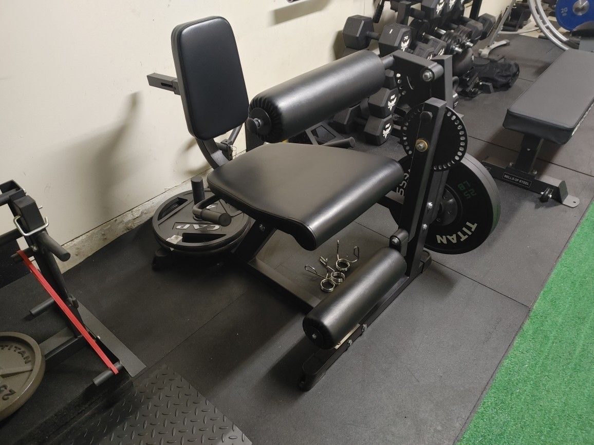 Titan Fitness Leg Curl/Extension Machine