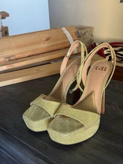 Gianni Bini sparkly light green platform heels