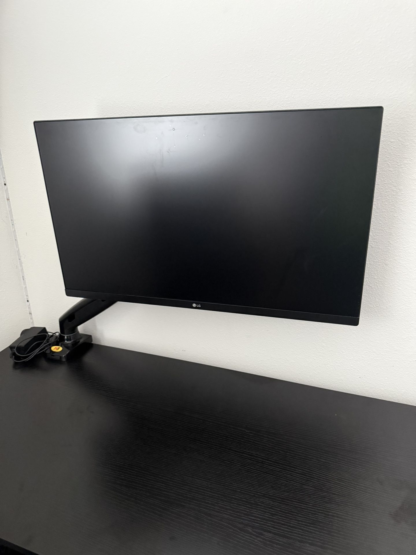 27" LG Gaming Monitor 1440p 144hrz