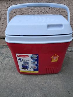 Rubbermaid 20 Qt Ice Chest Cooler
