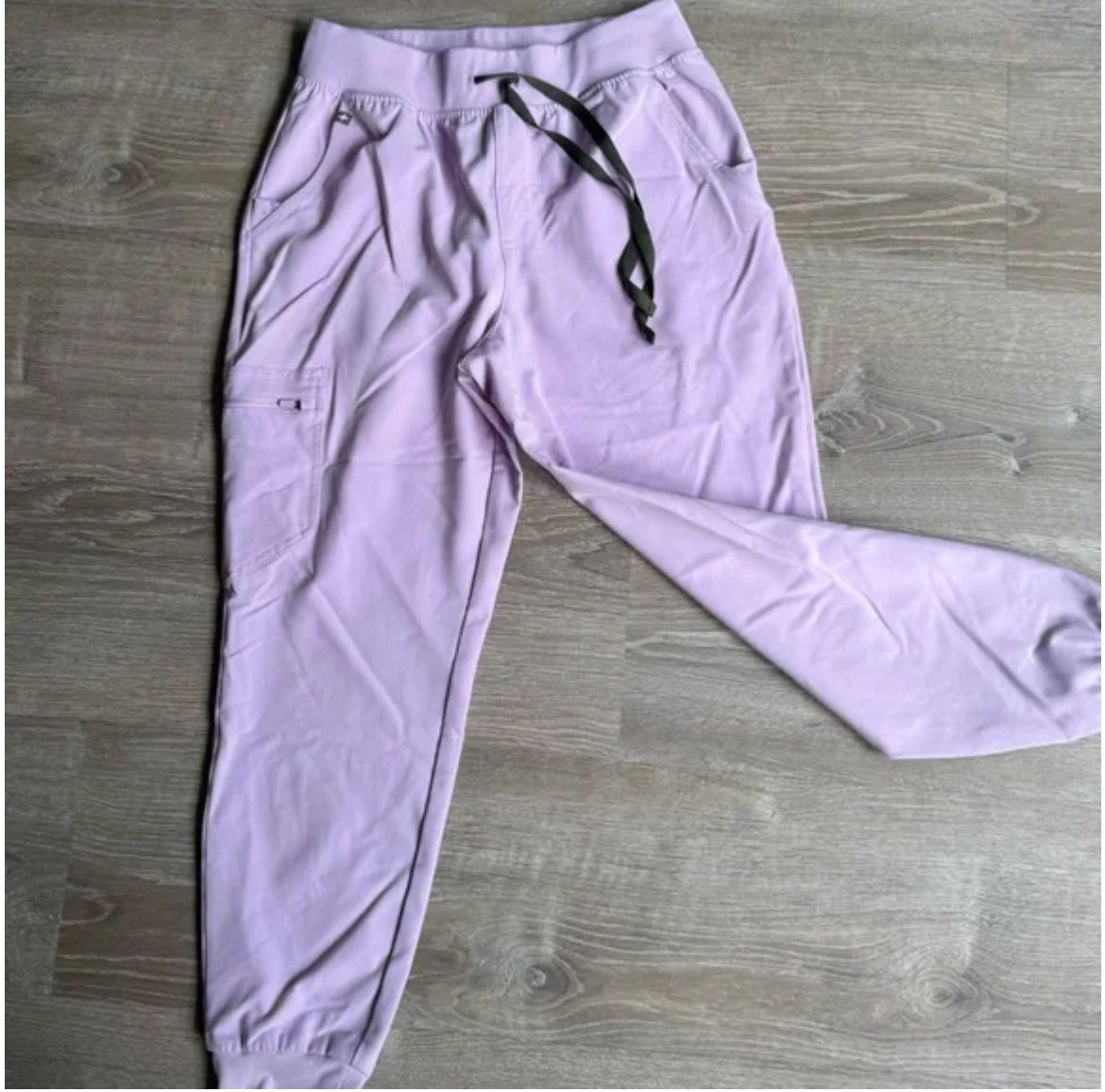 LIMITED EDITION Figs Lavender Haze Women’s Medium Scrub Pants Zamora Jogger