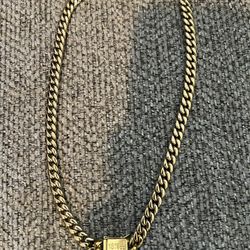 18k Gold Chain 16in