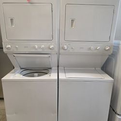 27in Stackable Washer And Electric Dryer Used 
