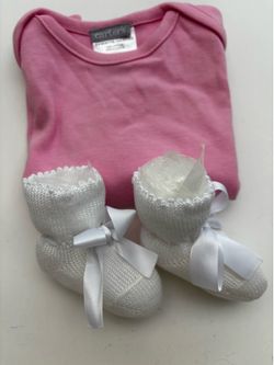 Socks and T-shirt (0-6 months)