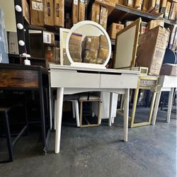 vanity table with stool