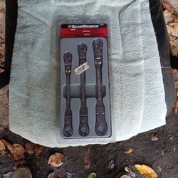 Gearwrench 3 PC... Metric Ratcheting Flex Flare Nut Wrench Set. . Sku # 89099