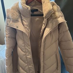 Weather Proof Quilted Rain Jacket. Hooded With Zipper Pockets 