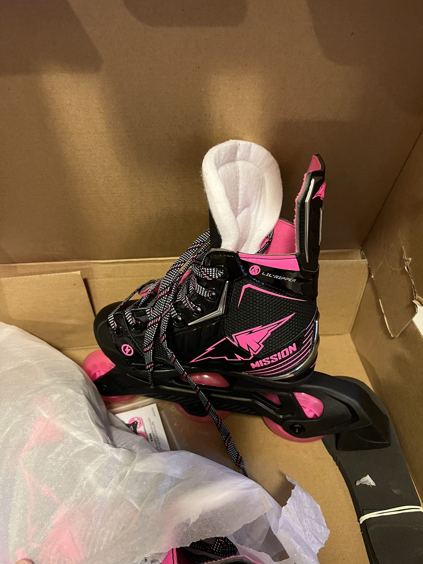 Bauer Mission lil Ripper Quick Adjust Skates (girls) Size Y11-y12