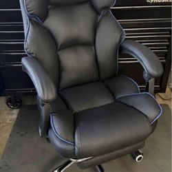 Office Chair with Footrest