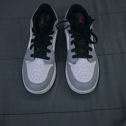Jordan 1 Lows Light Smoke