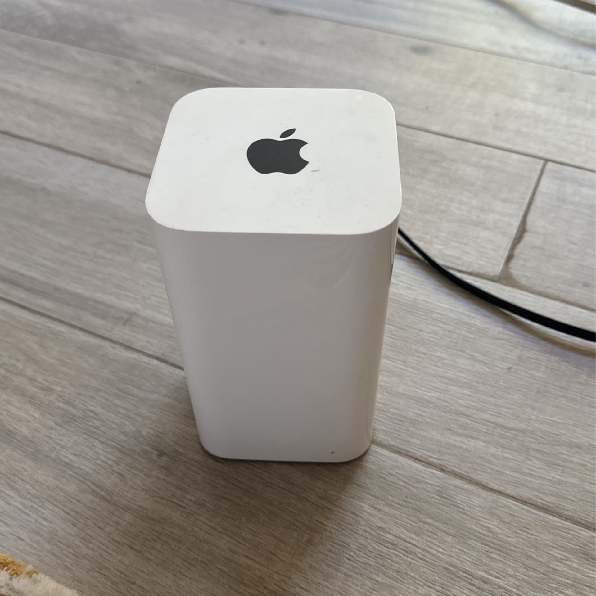 Apple Airport Extreme WIFI Router