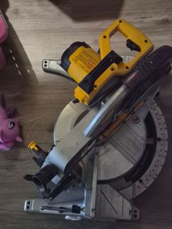 DEWALT 12-in 15-Amp Dual Bevel Sliding Compound Corded Miter Saw