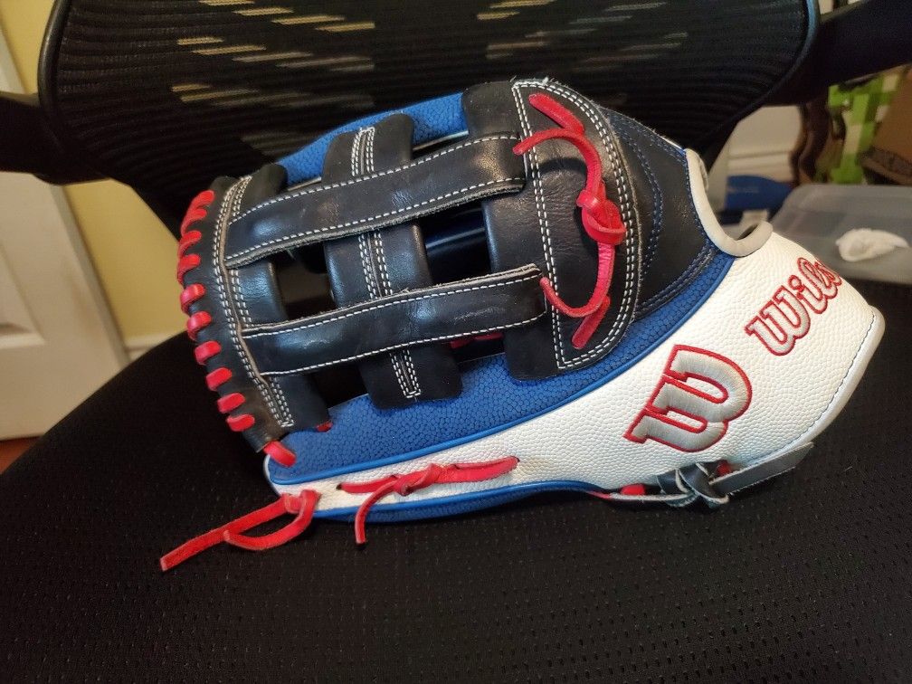 Mookie Betts Wilson 12.5 LEFTY outfield Glove